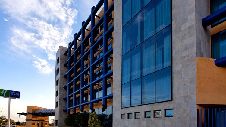 Holiday Inn Express Nuevo Laredo Exterior