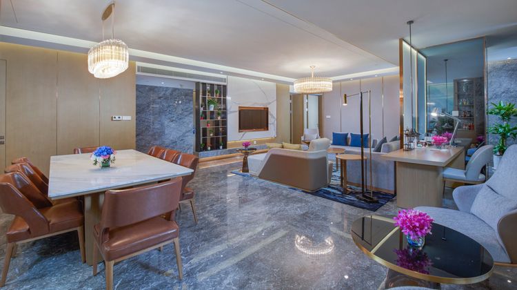 Holiday Inn Express Longzi Lake Suite