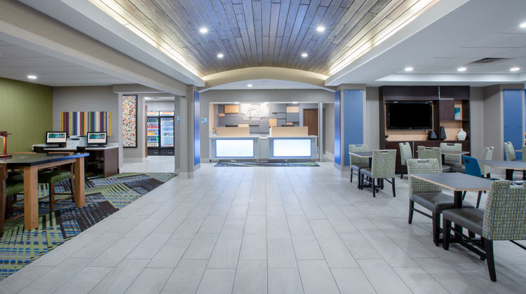 Holiday Inn Express Lobby