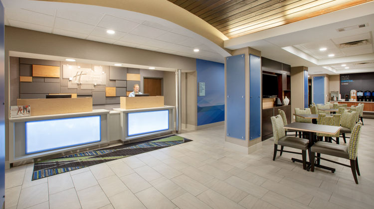 Holiday Inn Express Lobby