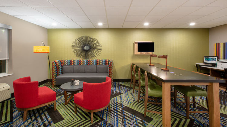 Holiday Inn Express Lobby