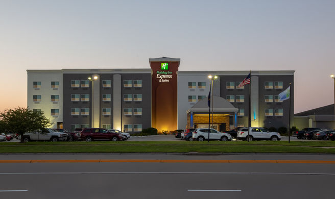 Holiday Inn Express Exterior