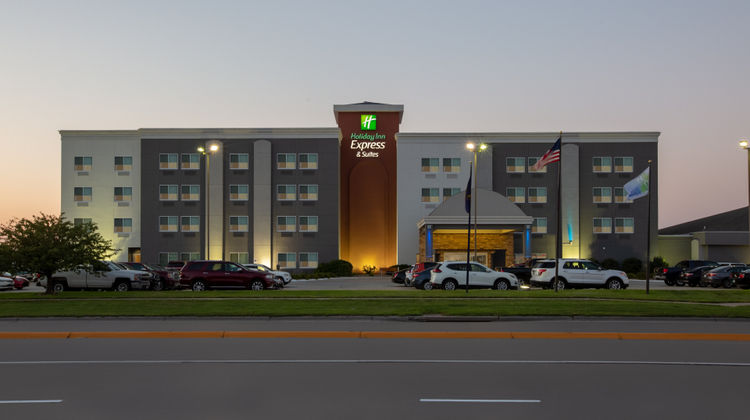 Holiday Inn Express Exterior