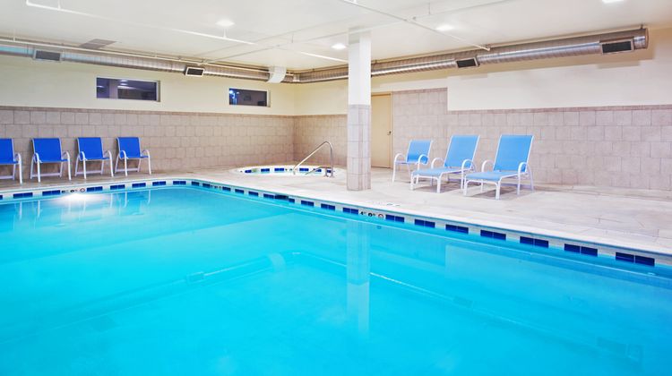 Holiday Inn Express Hotel & Suites Pool