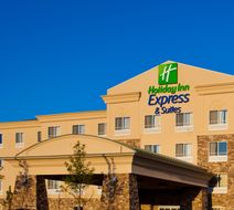 Holiday Inn Express Hotel & Suites Exterior