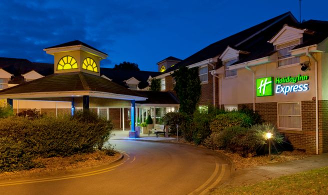 Holiday Inn Express York Exterior