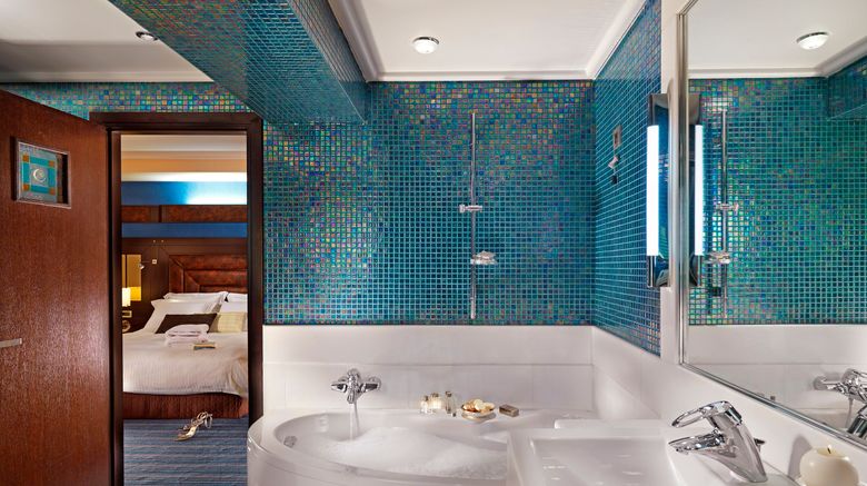 <b>Crowne Plaza Athens Room</b>. Images powered by <a href="https://www.leonardoworldwide.com/" title="Leonardo Worldwide" target="_blank">Leonardo</a>.