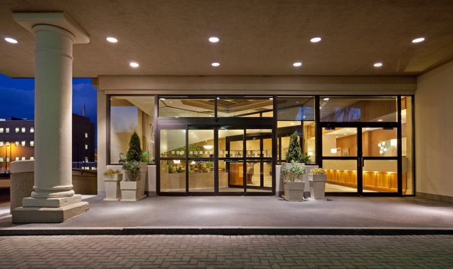 Holiday Inn Portland-by the Bay Exterior