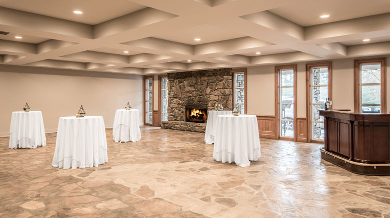 <b>Crowne Plaza Resort Asheville Restaurant</b>. Images powered by <a href="https://www.leonardoworldwide.com/" title="Leonardo Worldwide" target="_blank">Leonardo</a>.