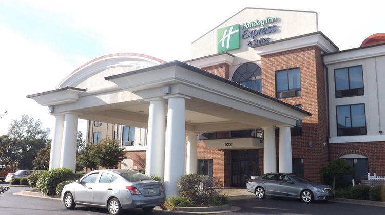 Holiday Inn Express Hotel & Suites Exterior
