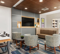 Holiday Inn Express & Suites Lobby
