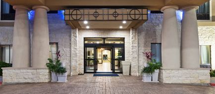 Holiday Inn Express Hotel & Suites Exterior
