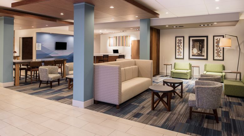<b>Holiday Inn Express/Suites Kingdom City Lobby</b>. Images powered by <a href="https://www.leonardoworldwide.com/" title="Leonardo Worldwide" target="_blank">Leonardo</a>.