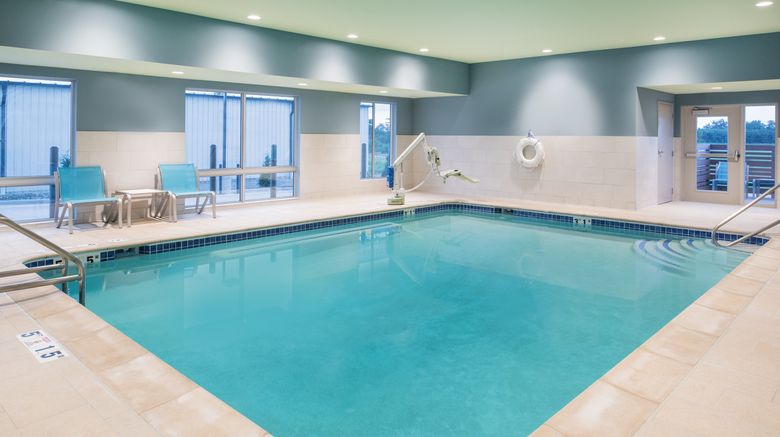 <b>Holiday Inn Express/Suites Kingdom City Pool</b>. Images powered by <a href="https://www.leonardoworldwide.com/" title="Leonardo Worldwide" target="_blank">Leonardo</a>.