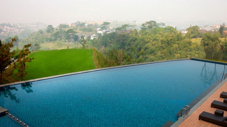 InterContinental Bandung Dago Pakar Pool