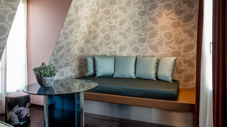 Hotel du Rond-Point des Champs Elysees Room