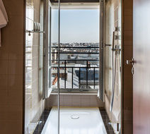 Hotel du Rond-Point des Champs Elysees Room