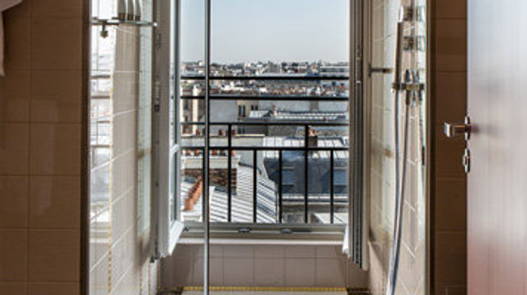 Hotel du Rond-Point des Champs Elysees Room