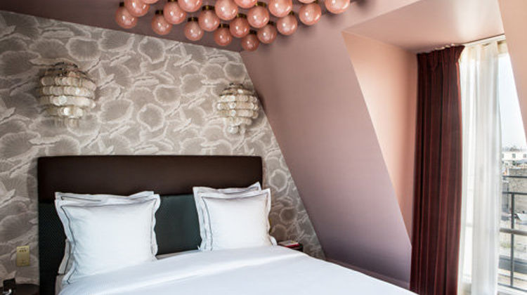 Hotel du Rond-Point des Champs Elysees Room