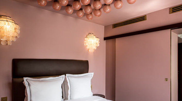 Hotel du Rond-Point des Champs Elysees Room