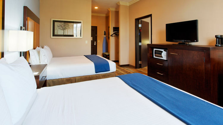 Holiday Inn Express Benicia Room