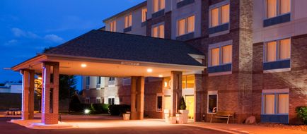 Holiday Inn Express Exterior