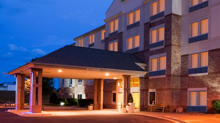 Holiday Inn Express Exterior