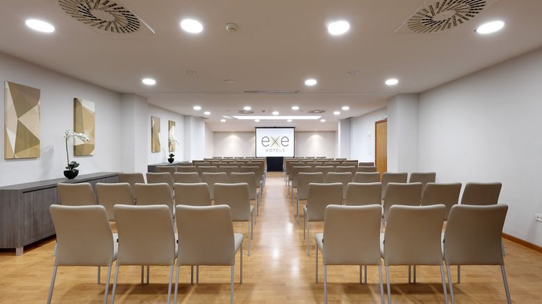 <b>Exe Zaragoza World Trade Center Meeting</b>. Images powered by <a href="https://www.leonardoworldwide.com/" title="Leonardo Worldwide" target="_blank">Leonardo</a>.