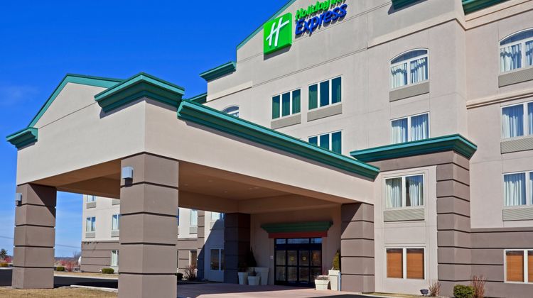 Holiday Inn Express Syracuse Fairgrounds Exterior