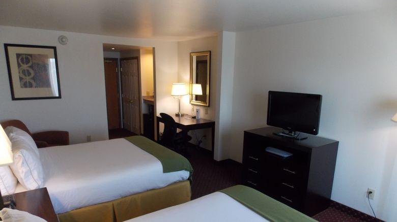 <b>Holiday Inn Express Syracuse Fairgrounds Room</b>. Images powered by <a href="https://www.leonardoworldwide.com/" title="Leonardo Worldwide" target="_blank">Leonardo</a>.