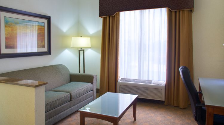 Holiday Inn Express & Stes Lufkin South Suite