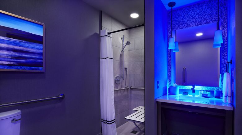 <b>Intercontinental Minneapolis Airport Room</b>. Images powered by <a href="https://www.leonardoworldwide.com/" title="Leonardo Worldwide" target="_blank">Leonardo</a>.