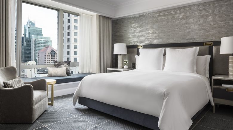 <b>Four Seasons Hotel San Francisco Suite</b>. Images powered by <a href="https://www.leonardoworldwide.com/" title="Leonardo Worldwide" target="_blank">Leonardo</a>.