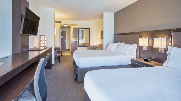 Holiday Inn Express Hotel & Suites Suite