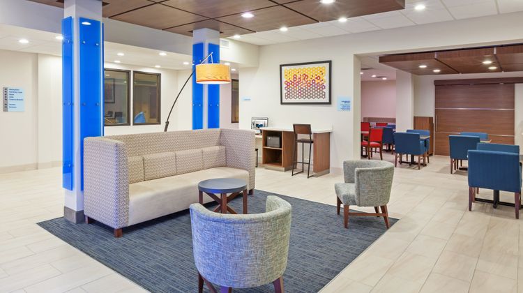 Holiday Inn Express & Stes Memorial Park Lobby