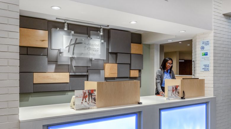 <b>Holiday Inn Express Chicago/Midway Airpo Lobby</b>. Images powered by <a href="https://www.leonardoworldwide.com/" title="Leonardo Worldwide" target="_blank">Leonardo</a>.