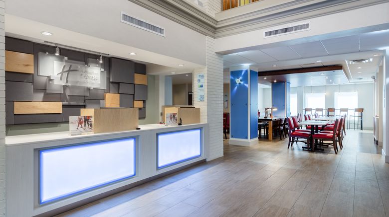 <b>Holiday Inn Express Chicago/Midway Airpo Lobby</b>. Images powered by <a href="https://www.leonardoworldwide.com/" title="Leonardo Worldwide" target="_blank">Leonardo</a>.