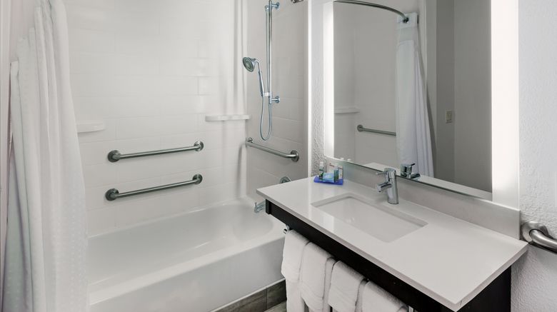 <b>Holiday Inn Express & Stes Memorial Park Room</b>. Images powered by <a href="https://www.leonardoworldwide.com/" title="Leonardo Worldwide" target="_blank">Leonardo</a>.