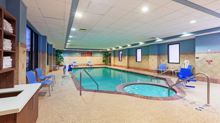 Holiday Inn Express & Stes Memorial Park Pool