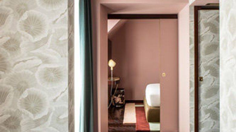 <b>Hotel du Rond-Point des Champs Elysees Room</b>. Images powered by <a href="https://www.leonardoworldwide.com/" title="Leonardo Worldwide" target="_blank">Leonardo</a>.