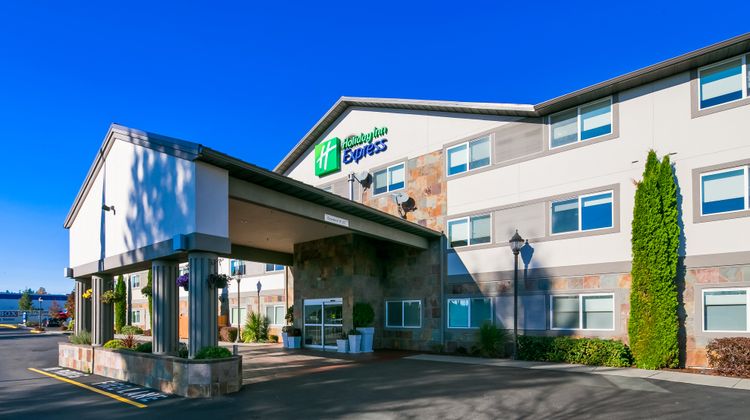 Holiday Inn Express & Suites Everett Exterior