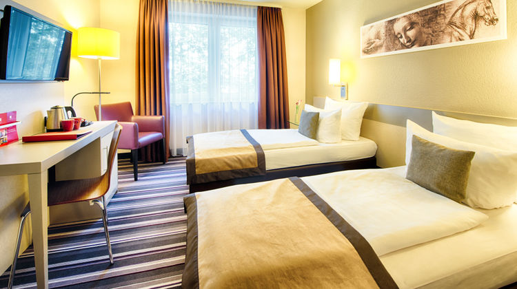Leonardo Hotel Mannheim-Ladenburg Room