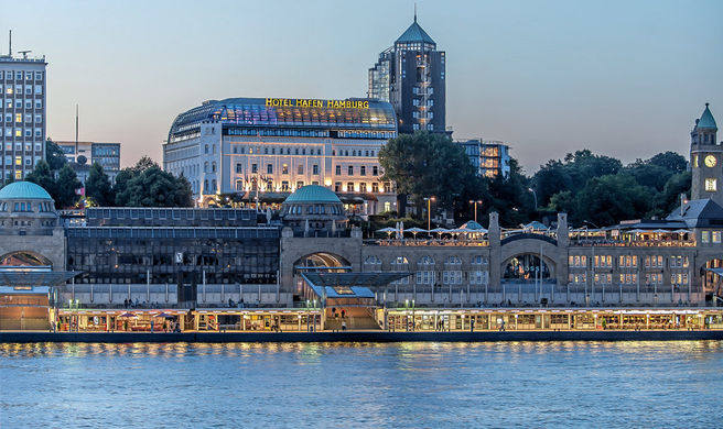 Hotel Hafen Hamburg Exterior