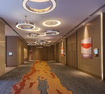 Holiday Inn New Delhi Int'l Airport Lobby