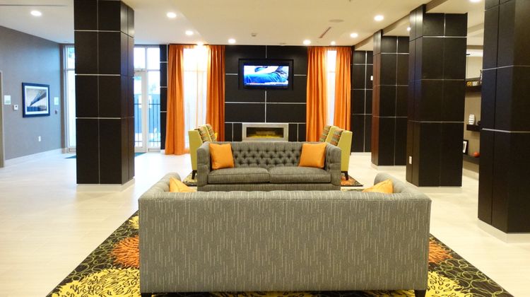Holiday Inn Covington Exterior