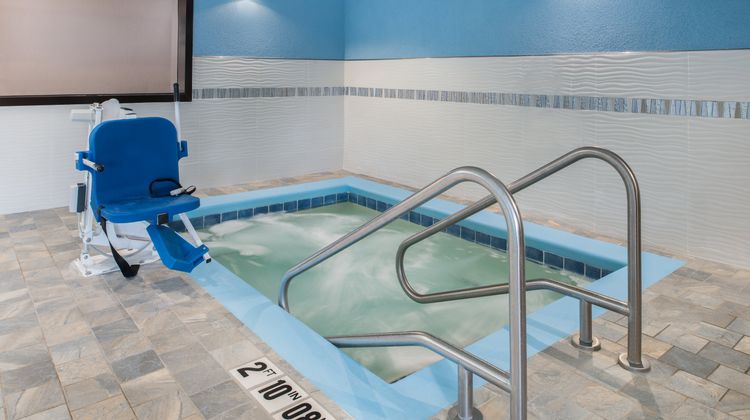 Holiday Inn Express Hotel & Suites Pool
