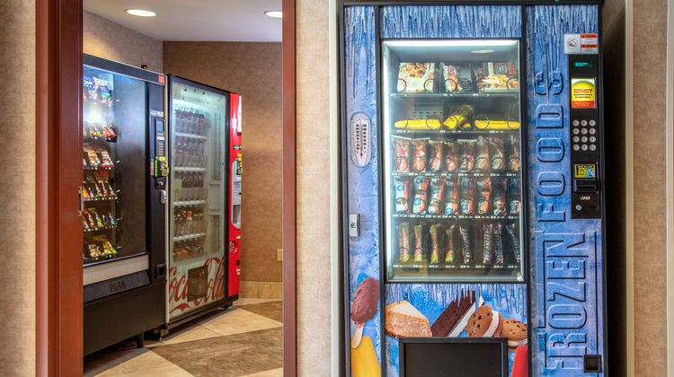 Holiday Inn Express & Suites Lobby