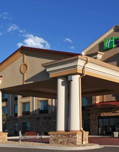 Holiday Inn Express Hotel & Suites