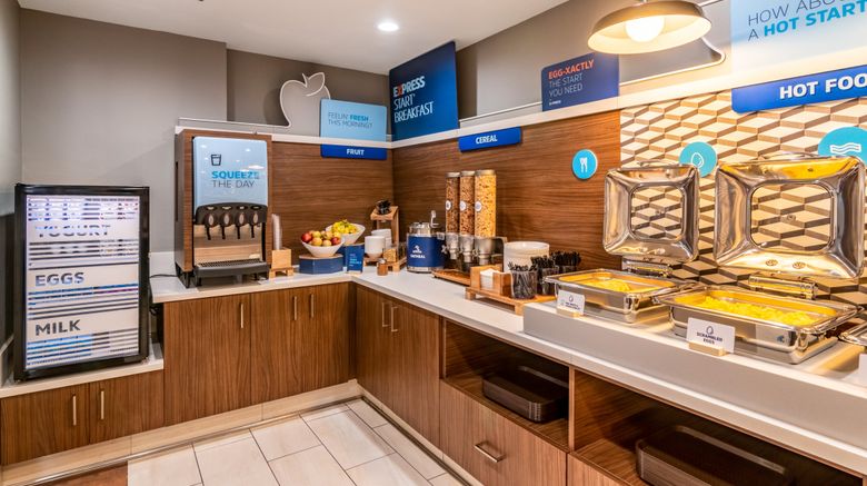 <b>Holiday Inn Express & Suites Camarillo Restaurant</b>. Images powered by <a href="https://www.leonardoworldwide.com/" title="Leonardo Worldwide" target="_blank">Leonardo</a>.