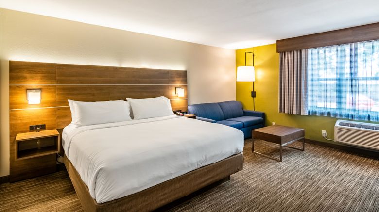 <b>Holiday Inn Express & Suites Camarillo Room</b>. Images powered by <a href="https://www.leonardoworldwide.com/" title="Leonardo Worldwide" target="_blank">Leonardo</a>.